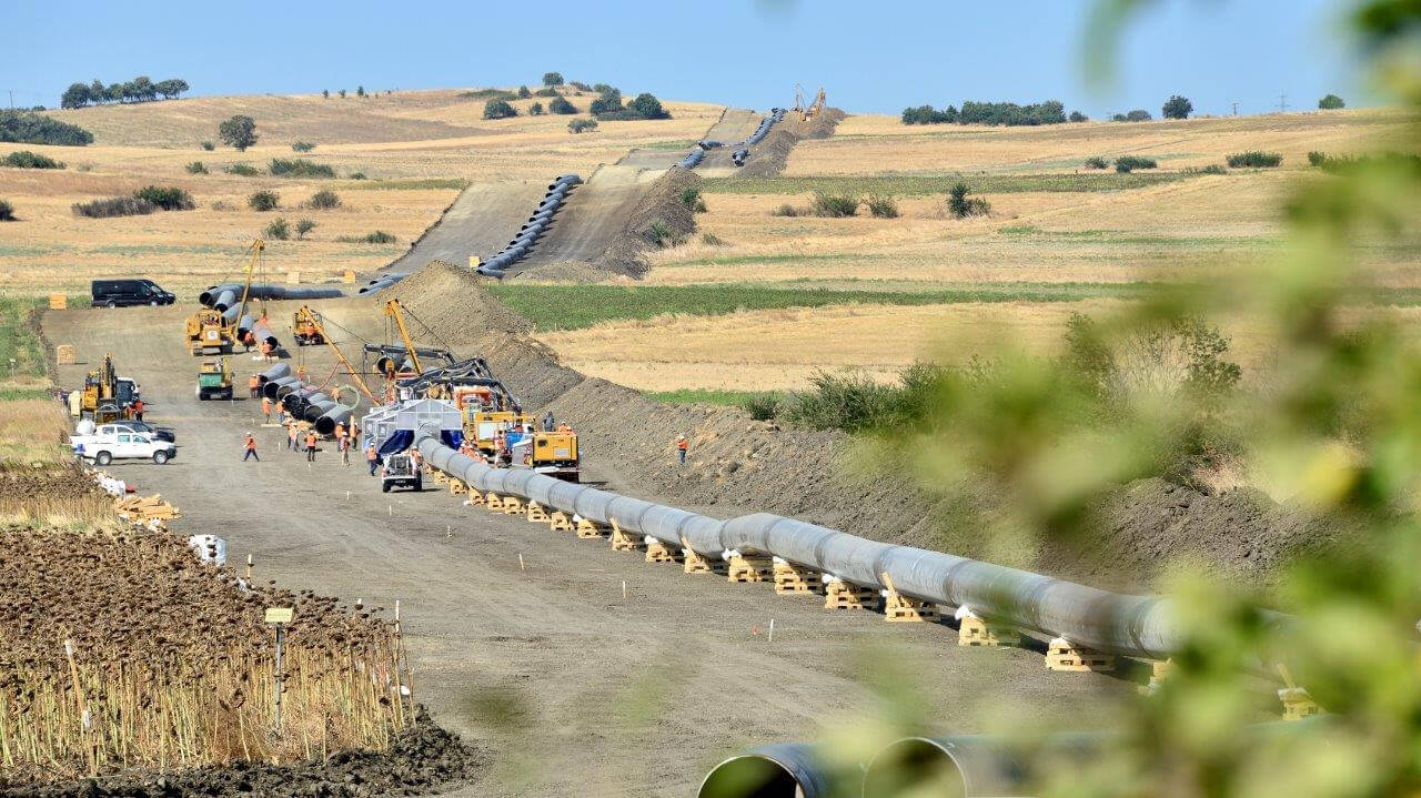 Avrupa Bir İleri Bir Geri: Trans Adriyatik Boru Hattı’na 1.5 Milyar Euroluk Kredi