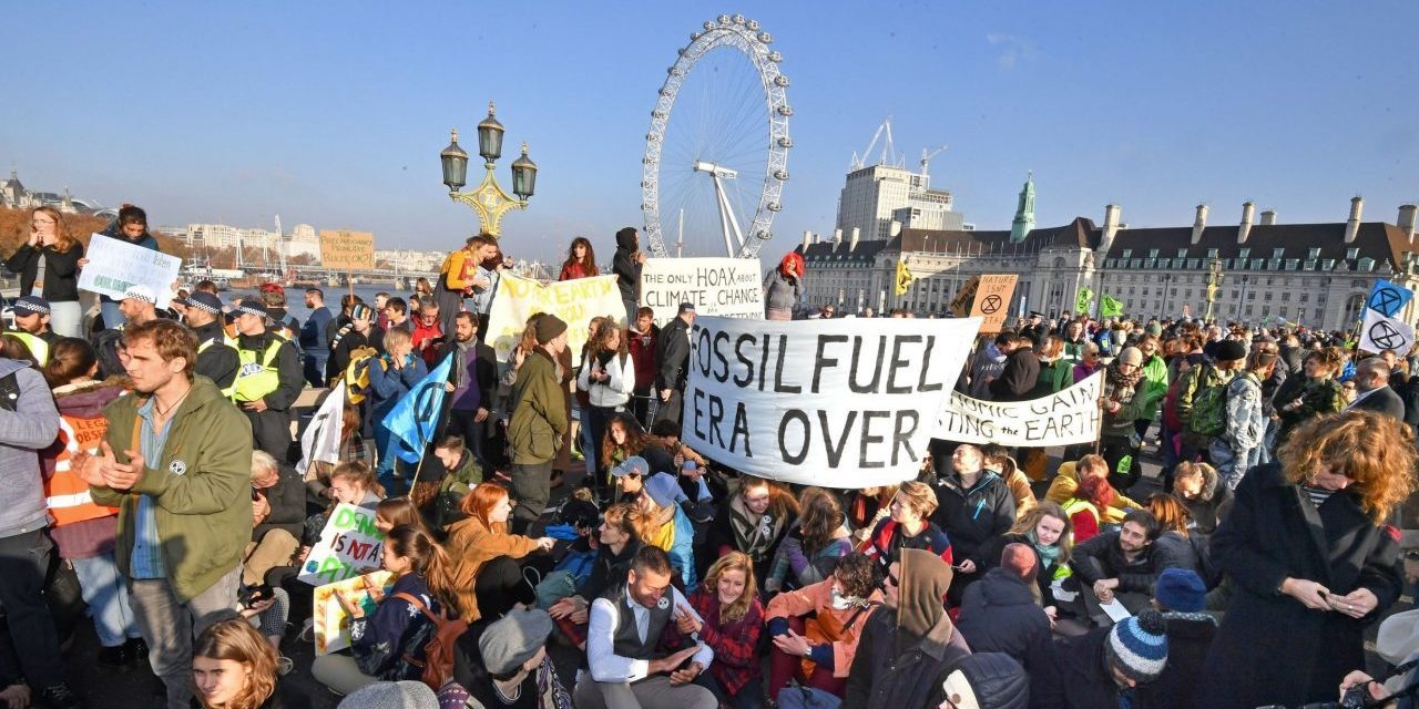 Aktivistler Londra’da Hayatı Durduracak