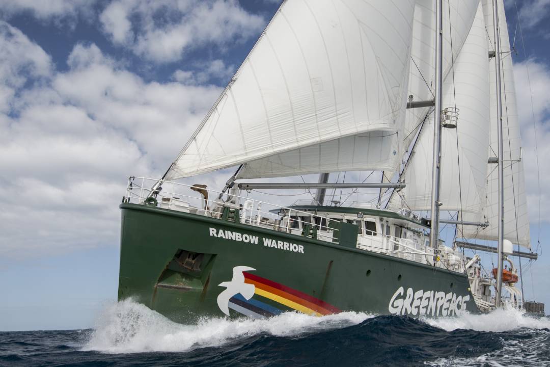 Greenpeace’in Efsane Gemisi Rainbow Warrior İstanbul’a Demir Atacak