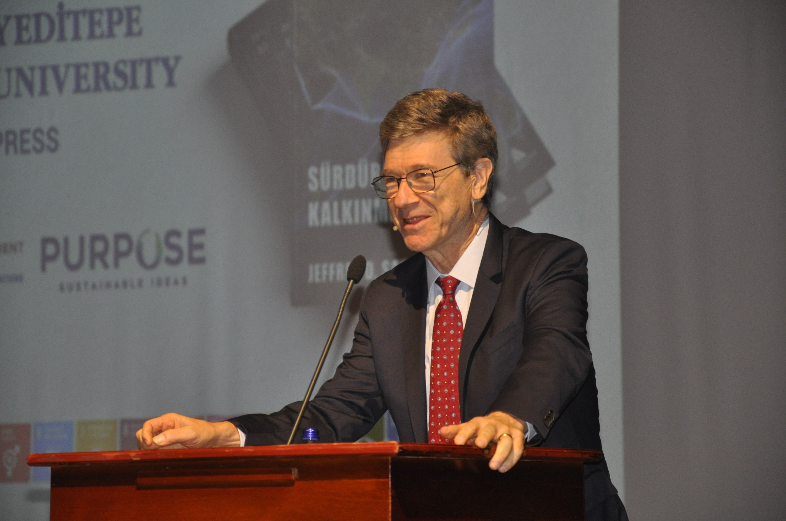 Jeffrey Sachs: “Sürdürülebilir Bir Gelecek için İşbirliği Yapmalıyız”