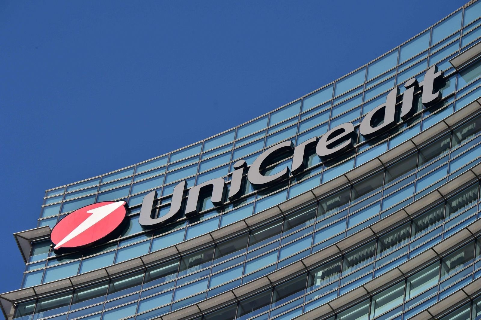 UniCredit Kömürden Elini Çekiyor
