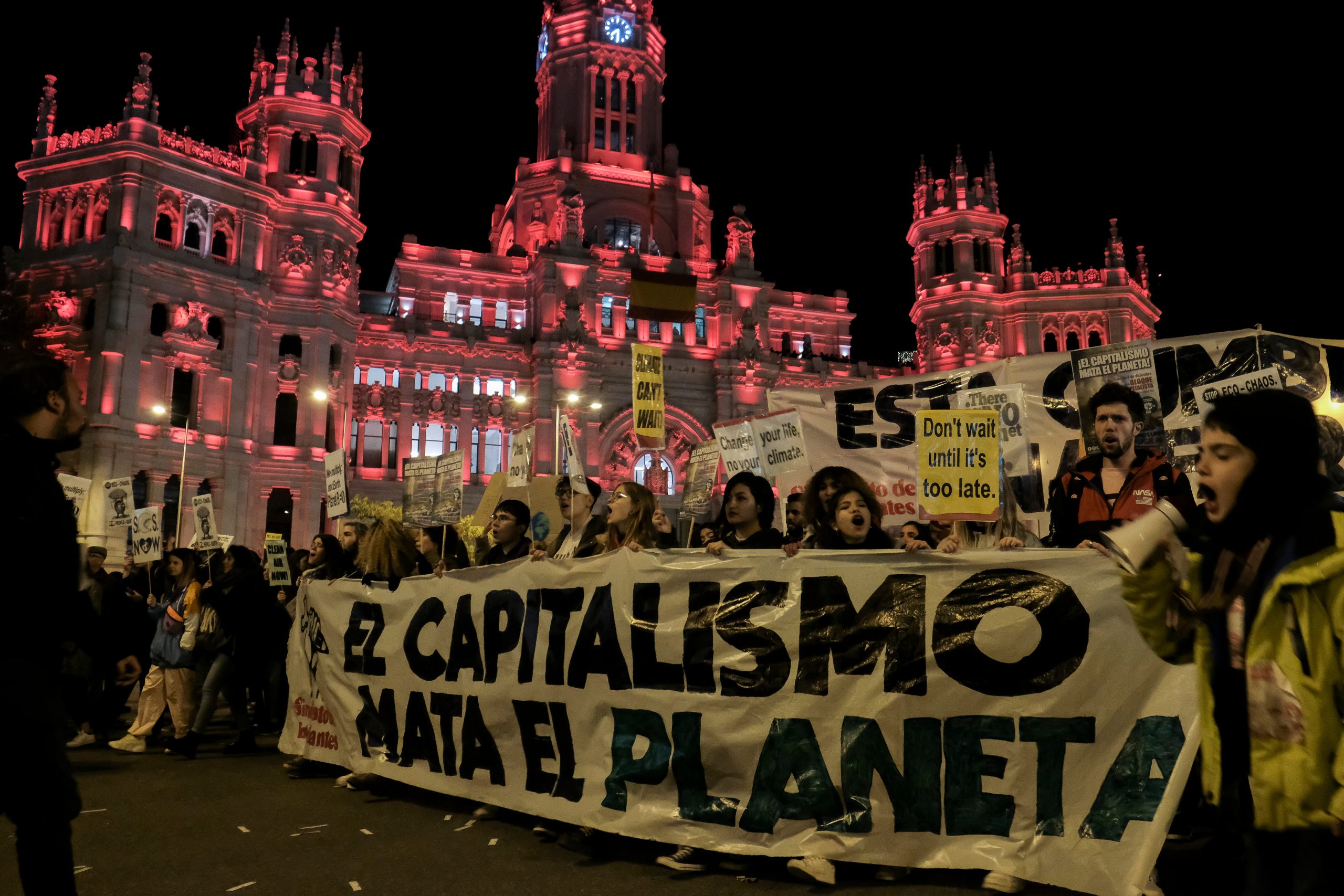 COP25: Kundaklanan Gezegen* ve İklim Krizi Karşısında Yerinde Saymak