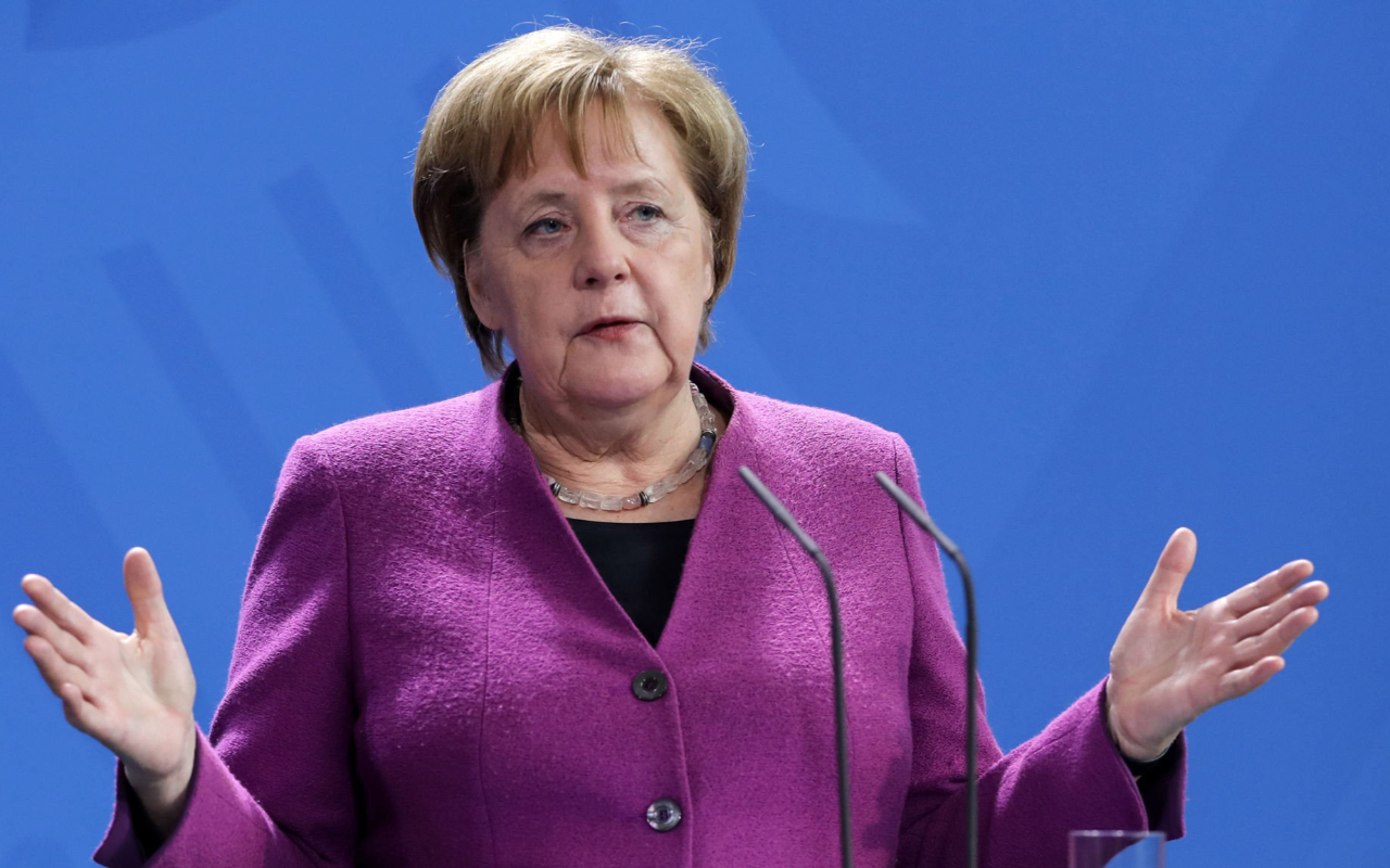 Merkel: İklim Değişikliği gibi Gelecekte Rekabetçiliği Etkileyecek Konulara Odaklanmalıyız