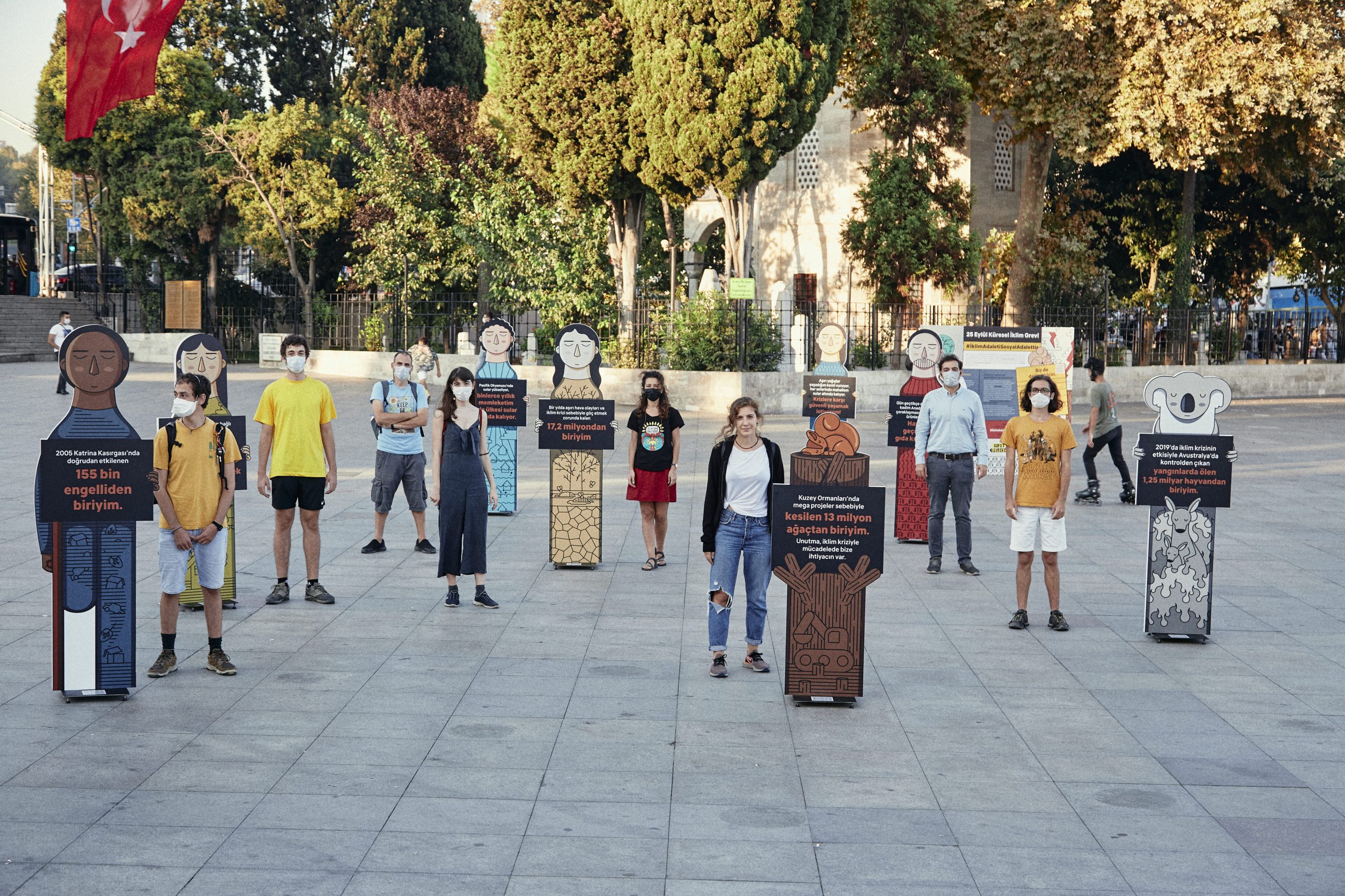 İklim Aktivistleri İklim Adaleti İçin Bir Arada: “Hepimiz Aynı Fırtınanın Ortasındayız, Ama Aynı Gemide Değiliz”