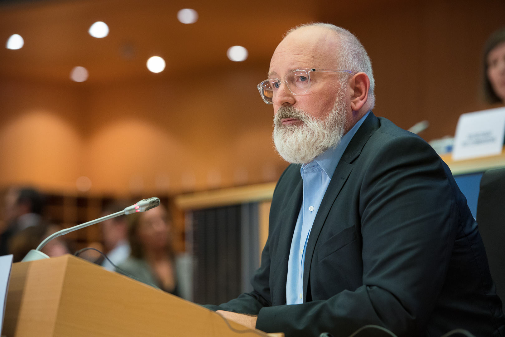 Timmermans, İklim Değişikliği Konusunda AB Hedeflerinin Güçlendirilmesini Savunuyor