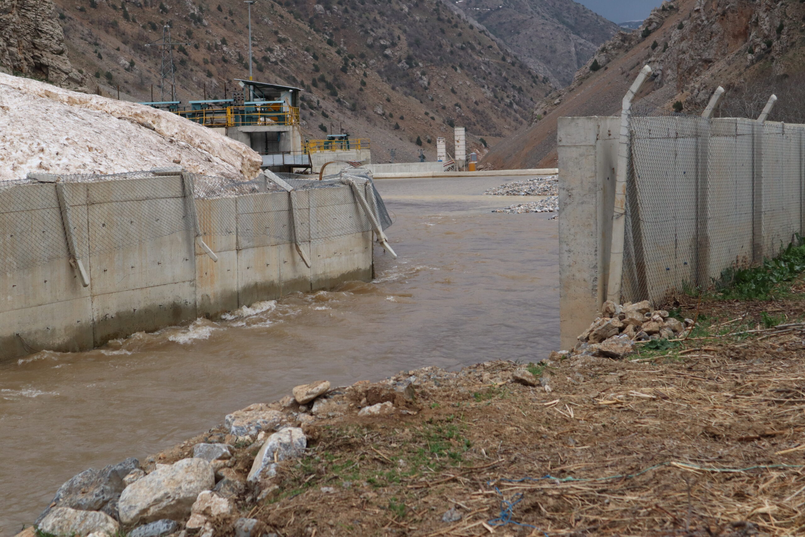 ÇED Olumlu Raporu İptal Edilen Van’daki HES, Mahkeme Kararına Rağmen Faaliyetini Sürdürüyor