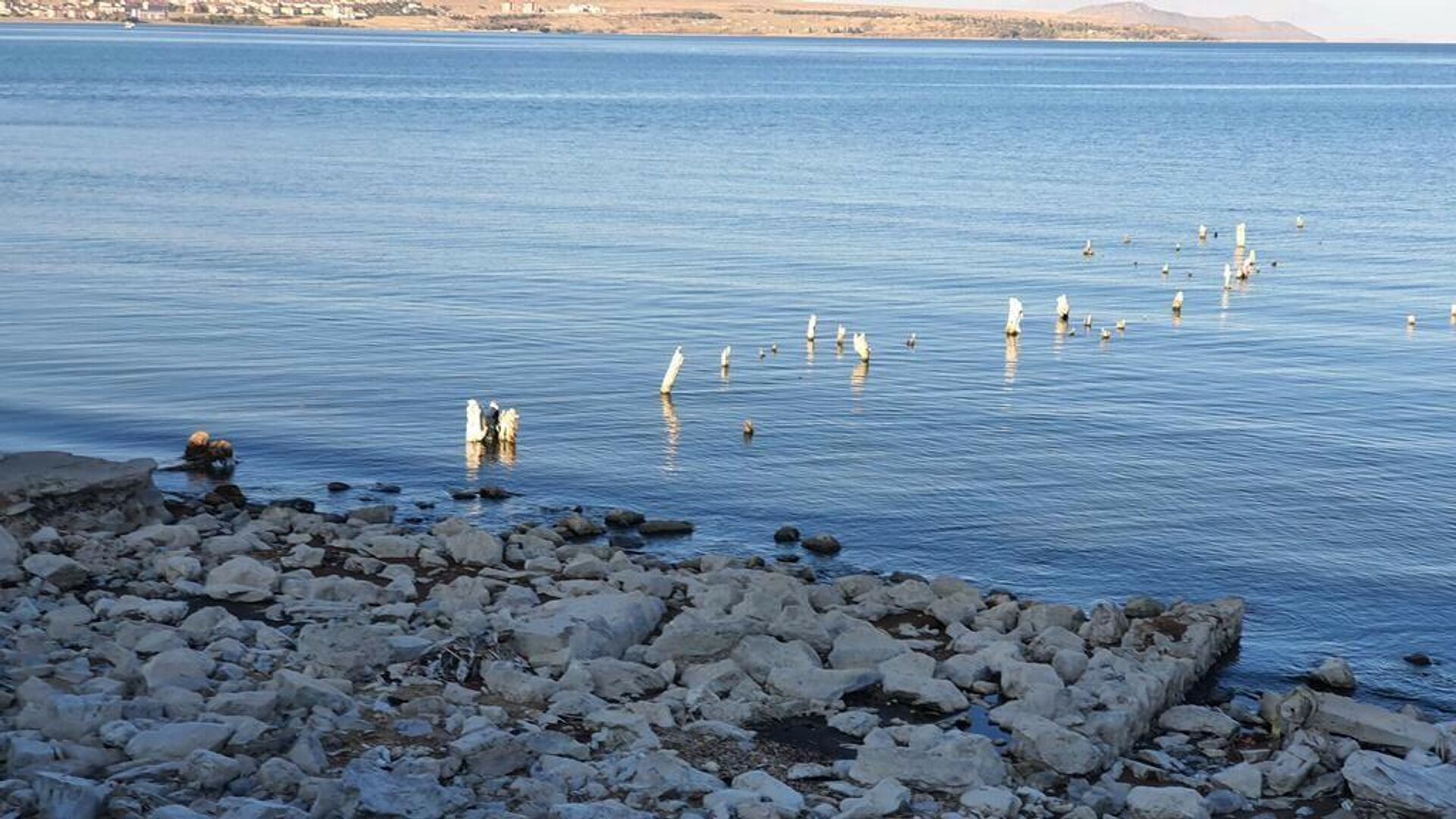 Kuraklıkla Beraber Van Gölü’nün Şeklinde Kısmı Değişiklikler Meydana Geldi