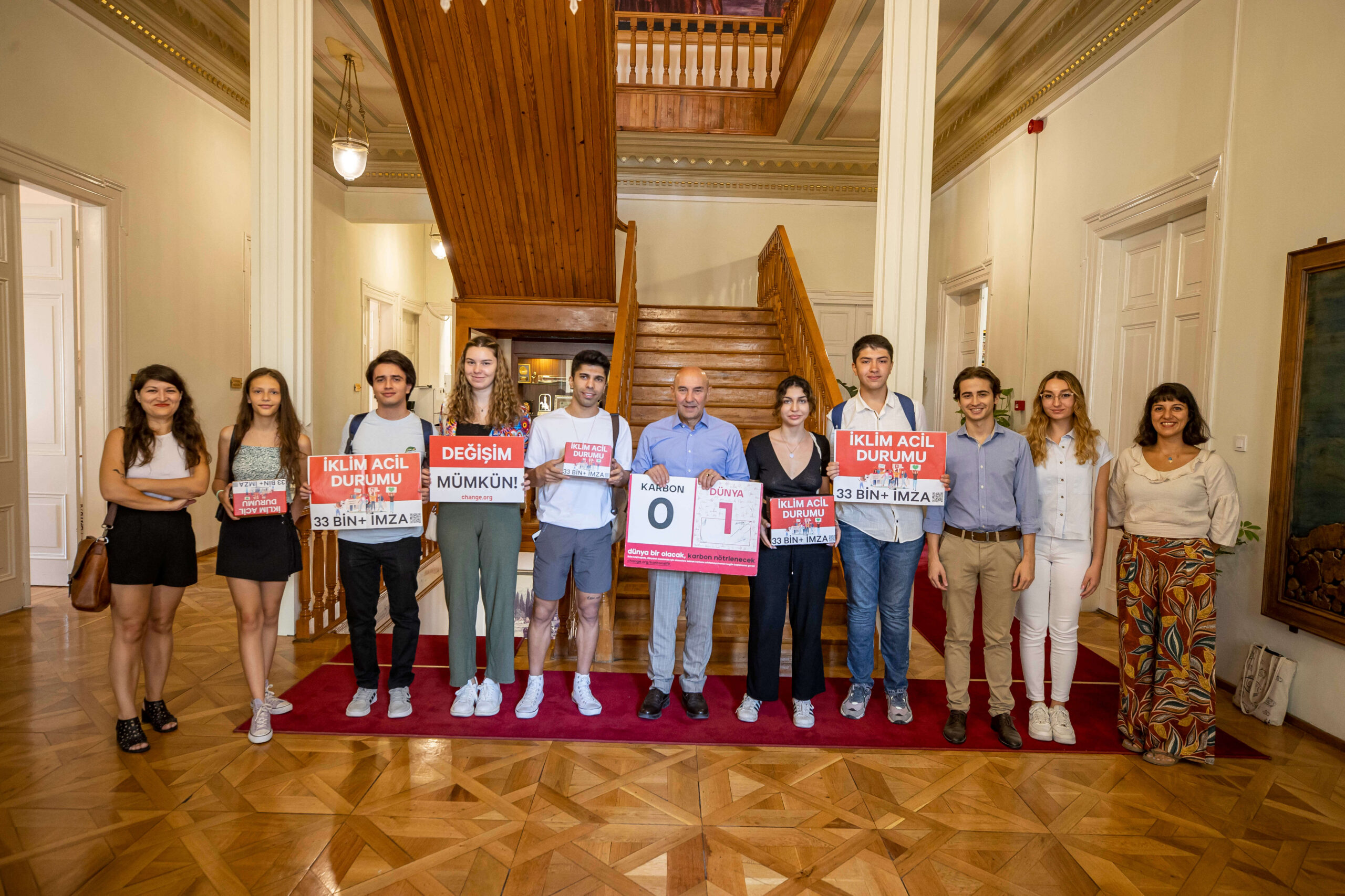 İzmir Büyükşehir Belediye Başkanı