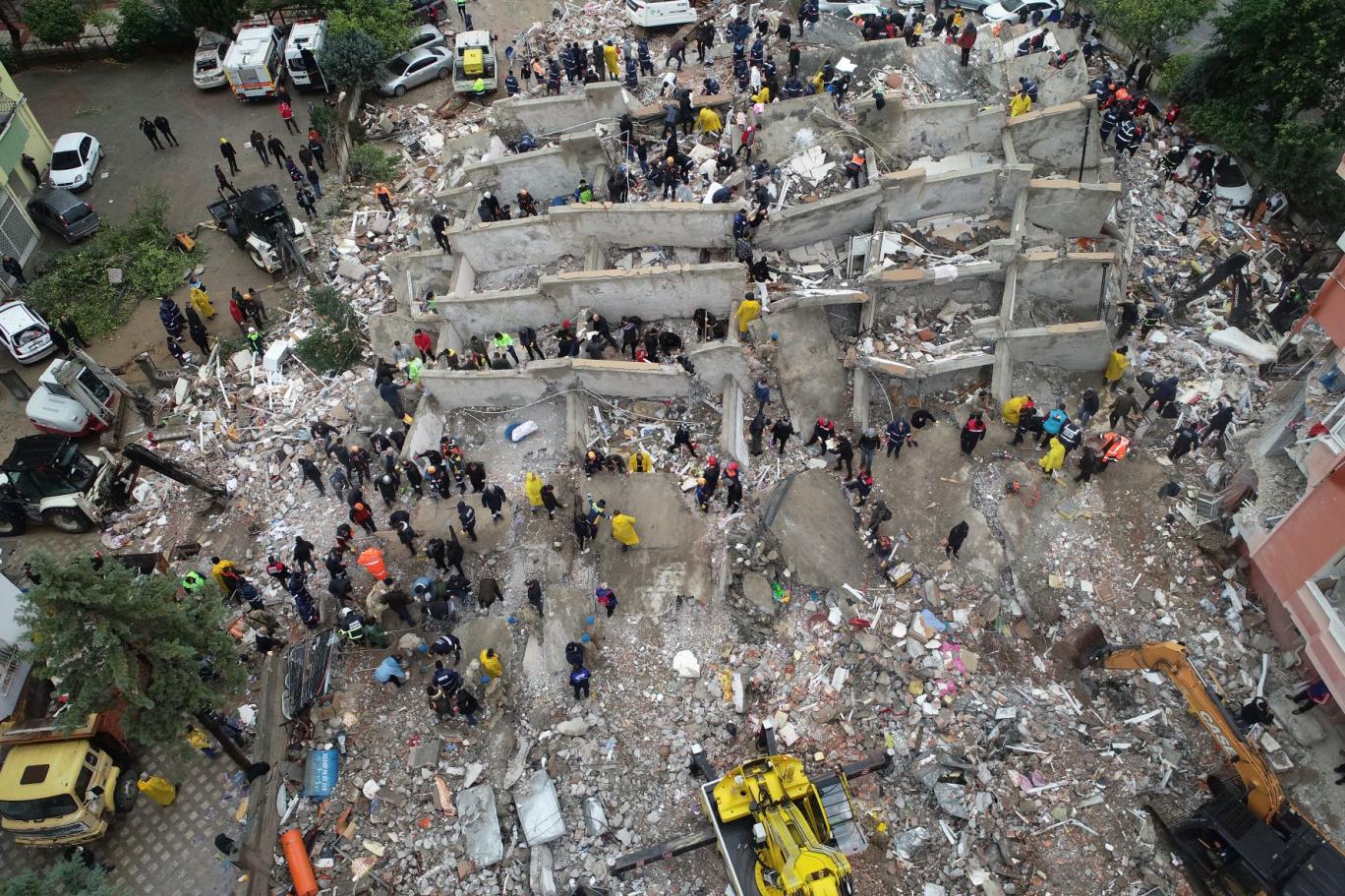 Землетрясение 7 апреля. 6 Февраля в Турции произошло землетрясение. 1990 Землетрясение в Турции. Землетрясение в Турции 6 февраля 2023 года. Диярбакыр Турция землетрясение.