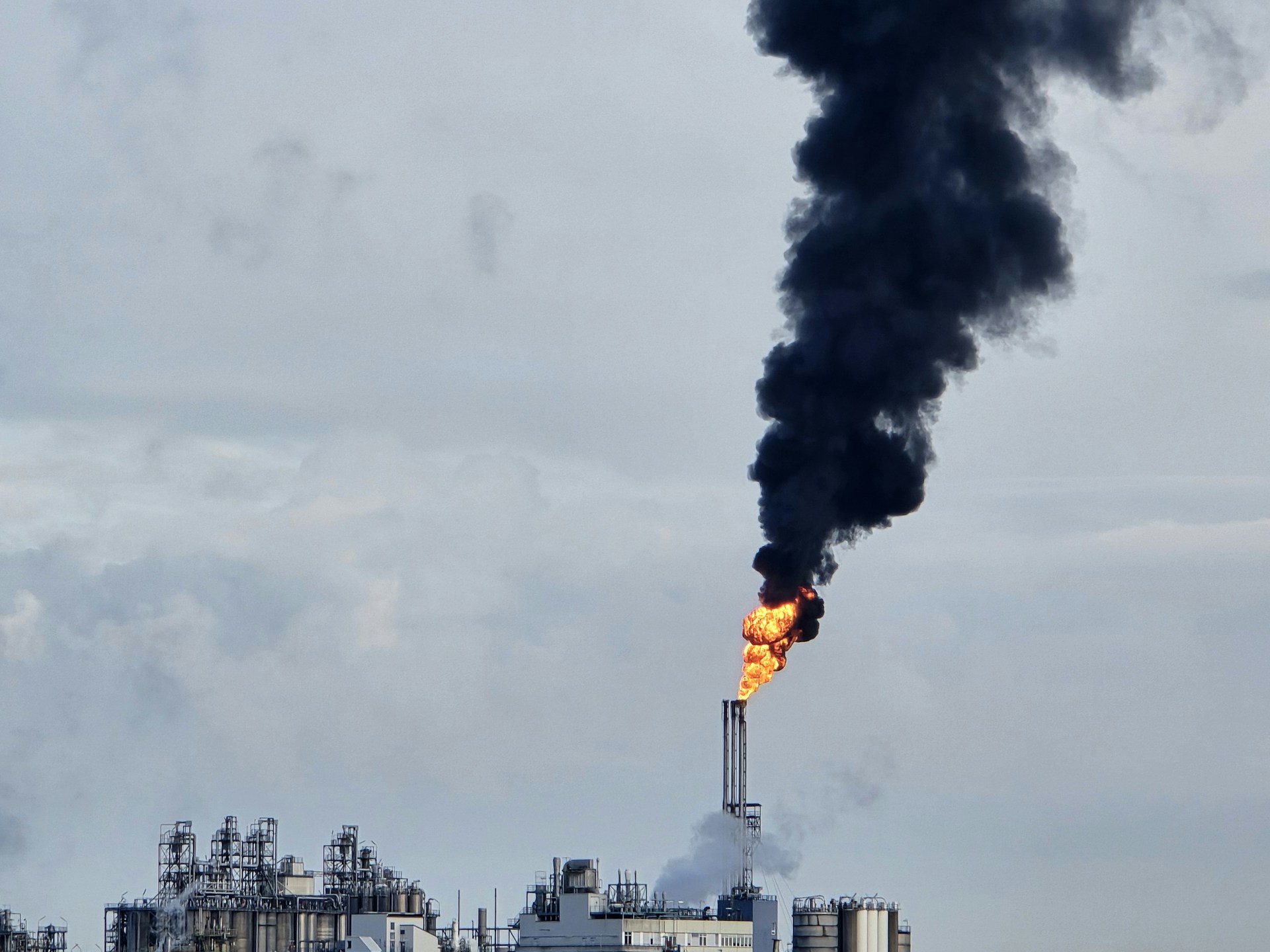 COP30’da Gerilim: “Fosil Yakıtlardan Uzaklaşmayan Bir Kararı Engelleriz”